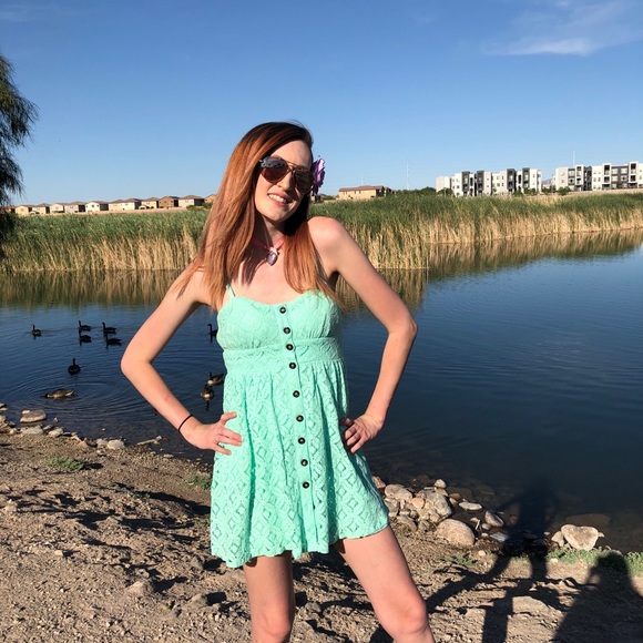 Trixxi Beautiful Floral Lace Dress π - Picture 2 of 7